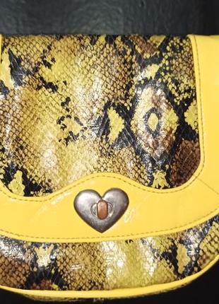 Детская сумка под рептилию через плечо желтая летняя2 фото
