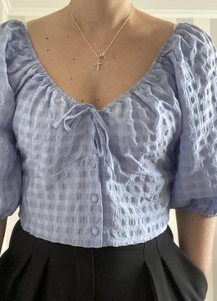 Топ-блуза нежно-голубого цвета с пышным рукавом1 фото