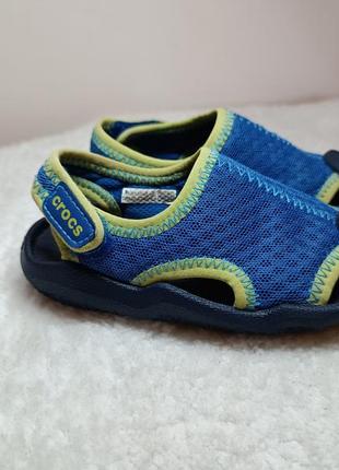 Аквашузи сандалі босоніжки

crocs c7 kids' swiftwater