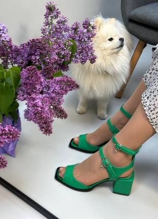 Екслюзивні босоніжки з італійської шкіри та замші жіночі на підборах