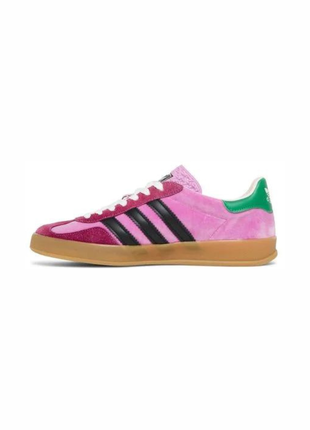 Женские кроссовки adidas gazelle pink velvet.