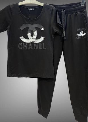 Костюм в стилі chanel