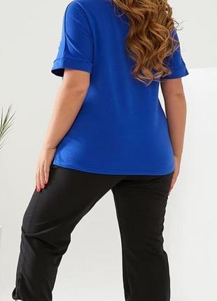 Костюм-двійка жіночий літній трикотажний батал футболка оверсайз синя електрик капрі штани чорні5 фото