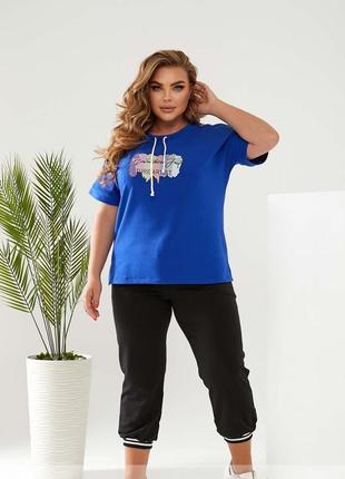 Костюм-двійка жіночий літній трикотажний батал футболка оверсайз синя електрик капрі штани чорні