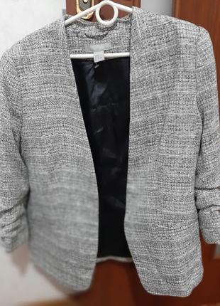 Піджак 0979523508
