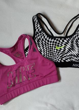 Топ спортивний nike