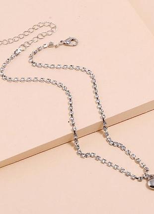 Серебряный чокер со стразами и подвеской-сердцем