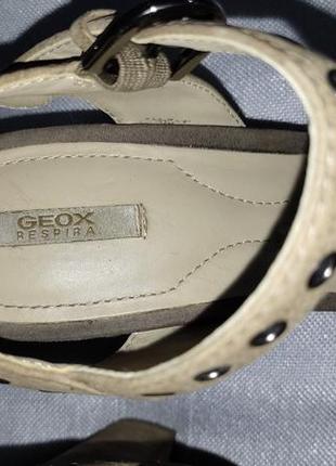Летние кожаные босоножки geox 38/24.56 фото