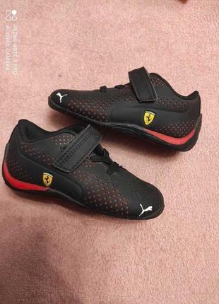 Оригинальные детские кроссы
puma ferrari размер 22