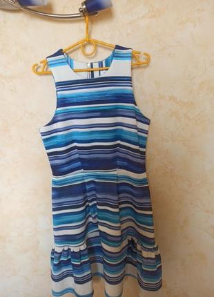 Красивое платье в полоску с американской проймой
