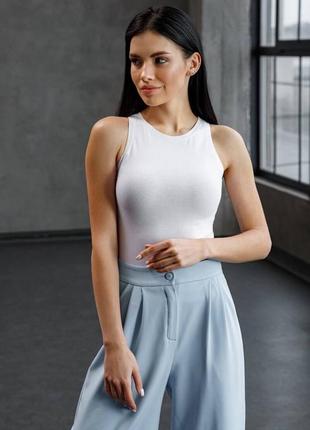 Белая майка в обтяжку обтягивающая майка трикотаж белый