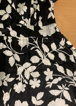 Платье сукня летнее легкое черное атлас в принт белых цветов-веток, 12/40 (3340)7 фото