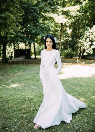 Атласное дизайнерское свадебное платье