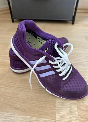 Продам бігові кросівки adidas2 фото