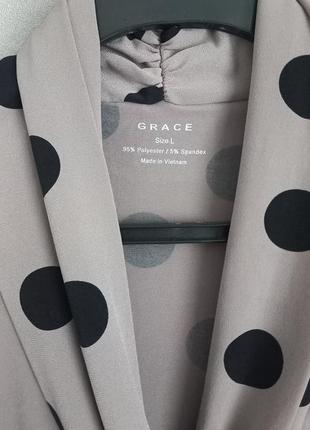 Блуза grace бежево-серая в черный горошек размер l3 фото