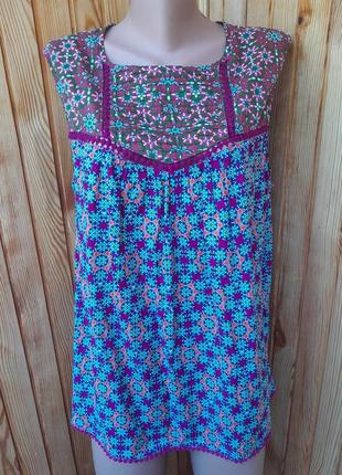 Яскрава квітчаста бавовняна майка
