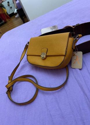 Маленька зручна компактна коричнева сумка accessorize1 фото