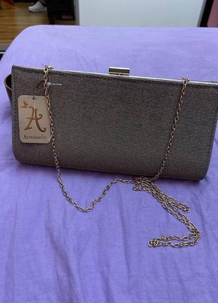 Маленька зручна компактна театральна сумочка металевого кольору accessorize