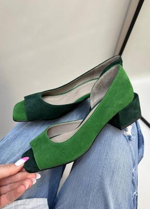 Ексклюзивні зелені шкіряні босоніжки туфлі з відкритим квадратним носком