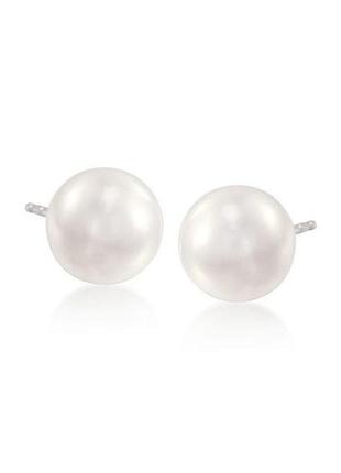 Сережки-цвяшки з натуральними річковими перлами дуже модно цього сезону