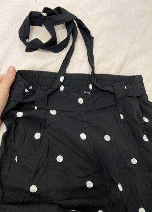 Тонкие брюки в горох из вискозы