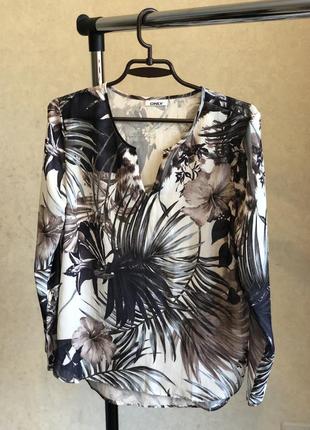 Женская блуза оверсайз с тропическим принтом