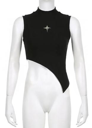 Кроп топ асиметричний без рукавів у стилі панк