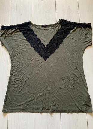 Футболка с кружевом