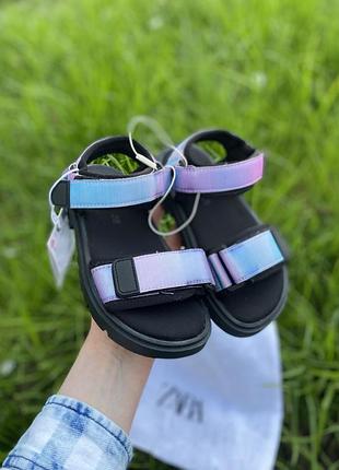 Сандалі zara