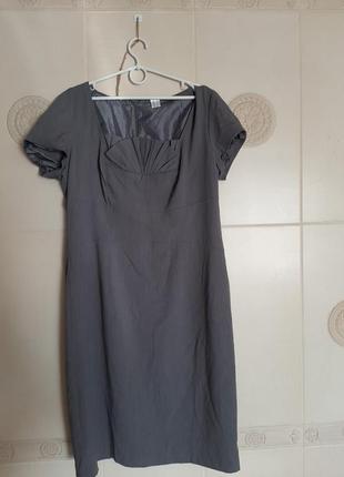 Клачичное серое платье