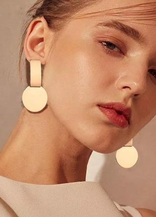 Трендовые серьги в стиле zara