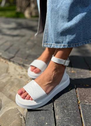 Босоніжки шкіра