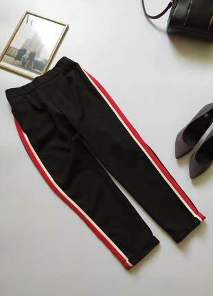Класні актуальні укорочені штани zara