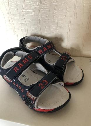 Новые сандалии на мальчика 29 размер 500 грн.