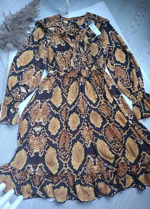 Платье с завязками