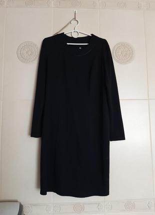 Чорна класична сукня