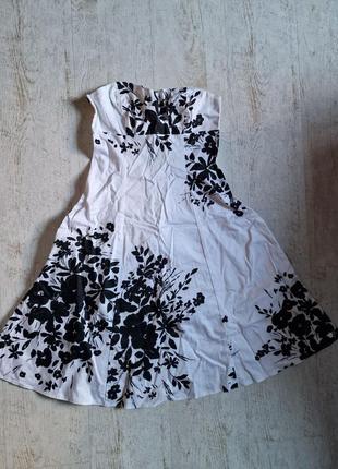 Сукня з квітковим принтом