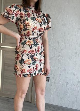Мини платье в розы от plt,новое,xs🌹