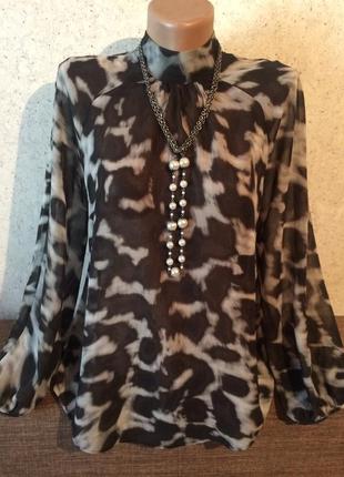 Блуза со стойкой воротником