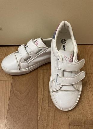 Продам кроссовочки на девочку