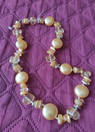 Прикраса на шию