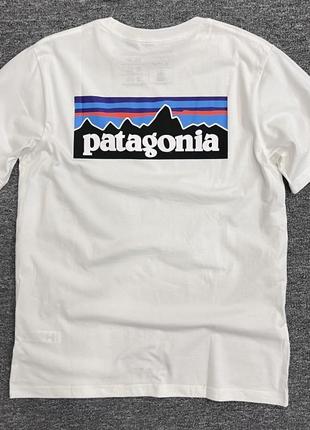 Біла футболка з коротким рукавом patagonia