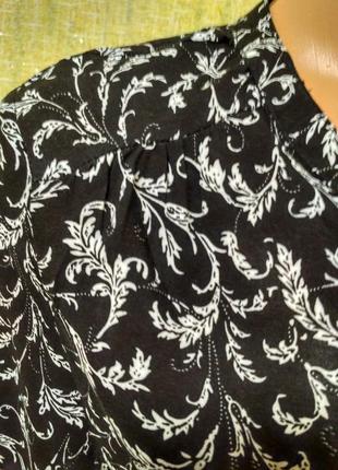 Удлиненная рубашка свободного кроя в принт листья  из вискозы ( состояние новой вещи)5 фото