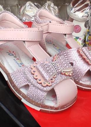 Розовые босоножки сандалии для девочки закрытые блестящие с бантиком камнями8 фото