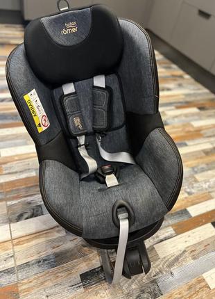 Автокресло поворотное britax romer6 фото