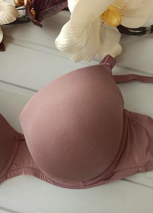 Гладкий базовый бюстгальтер 85е