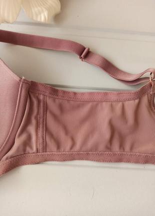 Гладкий базовый бюстгальтер 85е