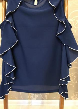 Очень красивая и стильная брендовая блузка с рюшами 20.3 фото