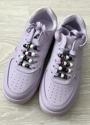 Кросівки sinsay бузкові з намистинками