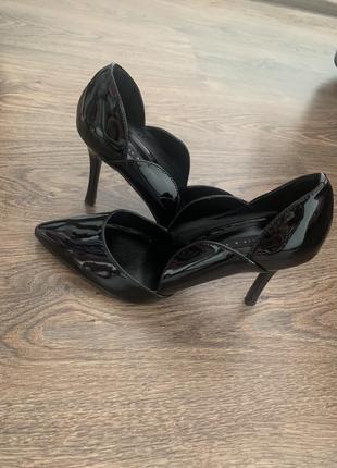 Женские туфельки